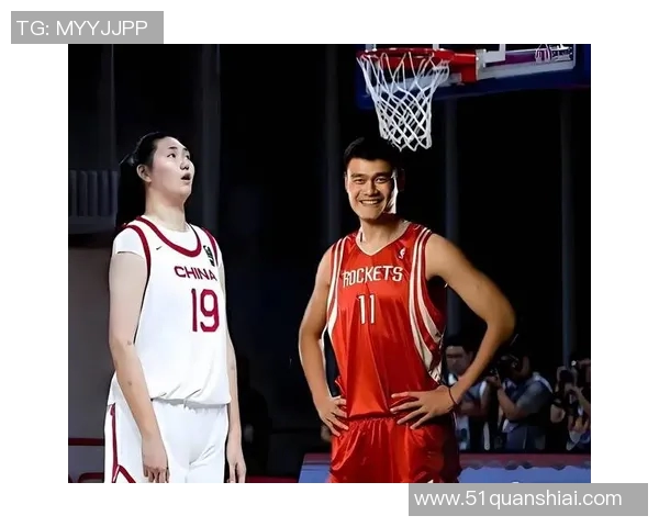 姚明与扬帆的传奇故事：从篮球场到人生航程的启示与反思